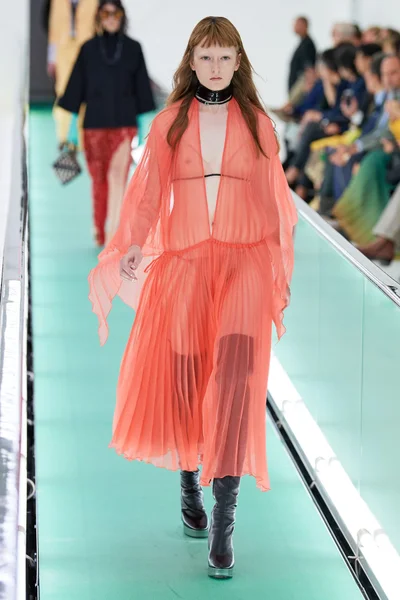 Look 44